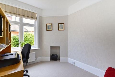 Tree Cottage Avenue Road, Cranleigh, GU6 7LQ