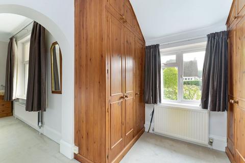 Tree Cottage Avenue Road, Cranleigh, GU6 7LQ