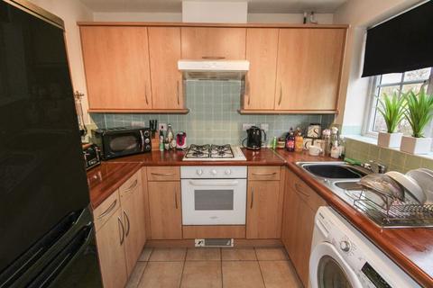 2 bedroom terraced house to rent, Fawn Crescent, Southampton