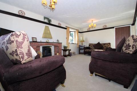 2 bedroom bungalow for sale - Selsdon Road, Turnberry Estate, Bloxwich, WS3 3UE
