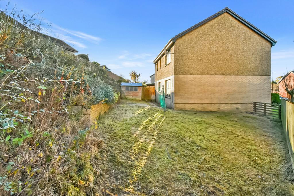 Mid Calder EH53 4 bed detached house for sale £260,000