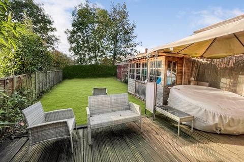 10 Enborne Green, South Ockendon, RM15 5EL
