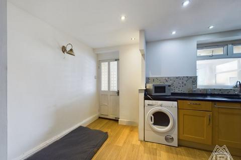 10 Enborne Green, South Ockendon, RM15 5EL