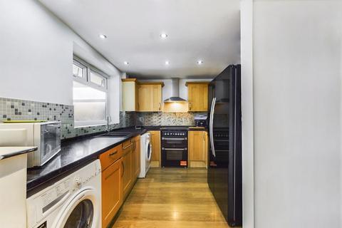 10 Enborne Green, South Ockendon, RM15 5EL