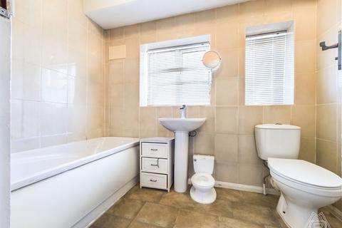 10 Enborne Green, South Ockendon, RM15 5EL