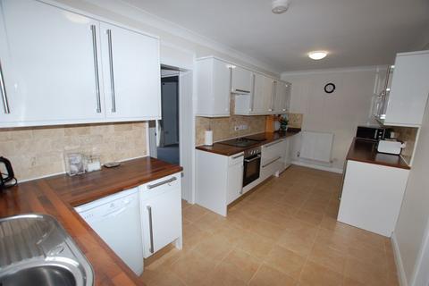 4 bedroom semi-detached house for sale - West Thurrock