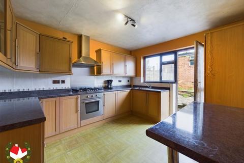 2 bedroom bungalow for sale - Curlew Road, Abbeydale, Gloucester GL4 4TD