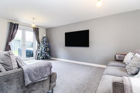 90 Hilton Close, Kempston, Bedford, MK42 7FT