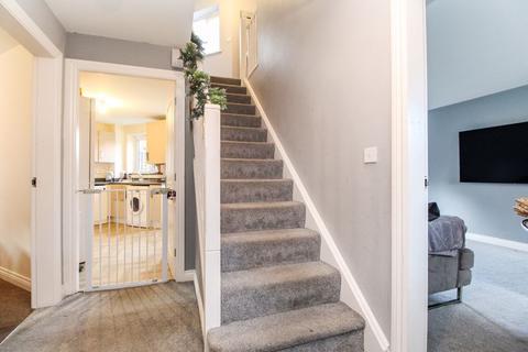 90 Hilton Close, Kempston, Bedford, MK42 7FT