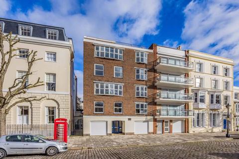 2 bedroom apartment for sale - Grand Parade, Old Portsmouth