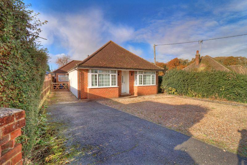 New Road, High HP14 3 bed detached bungalow for sale £500,000
