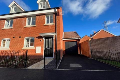 3 bedroom semi-detached house to rent, HP18  1AW