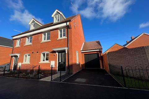 3 bedroom semi-detached house to rent, HP18  1AW