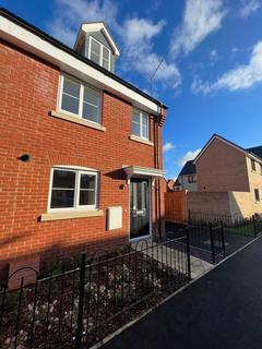 3 bedroom semi-detached house to rent, HP18  1AW