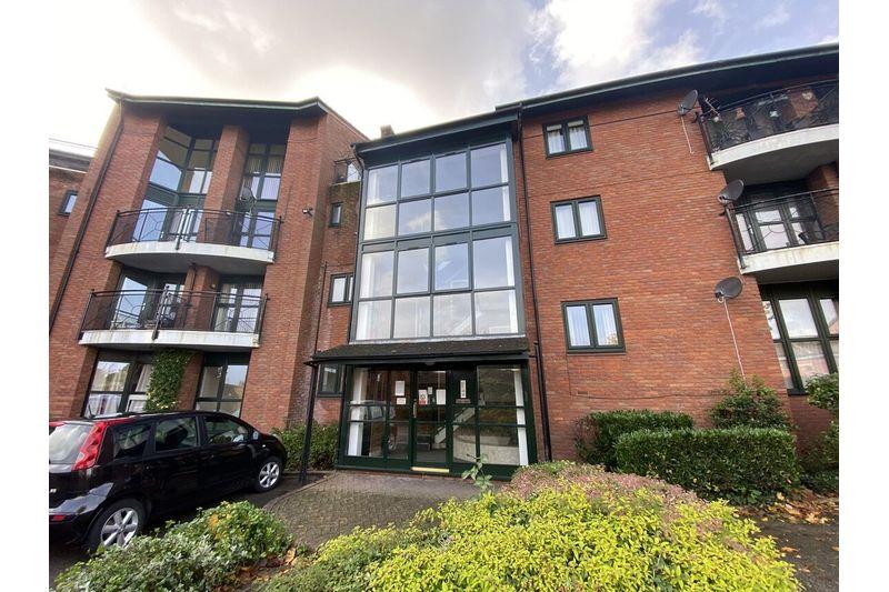 Priory Wharf, Birkenhead, CH41 5LB 2 bed flat £695 pcm (£160 pw)