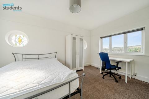 5 bedroom semi-detached house to rent, Nyetimber Hill, East Sussex BN2