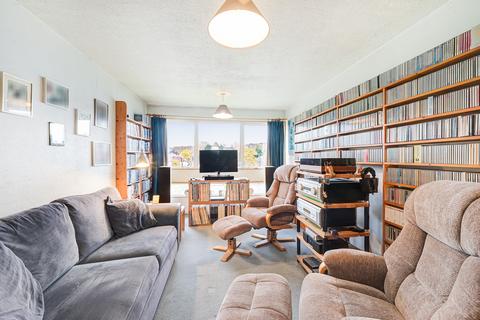 57 Fairlea Place, London, W5 1SP