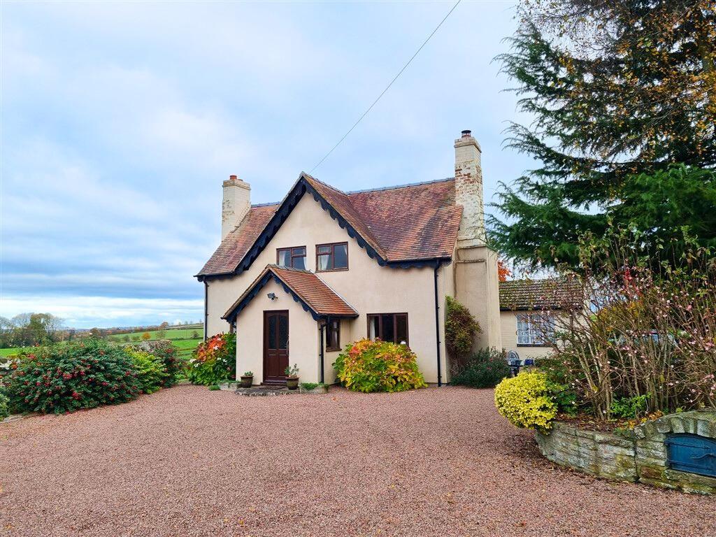 Upper Hill, Leominster... 4 bed character property £695,000