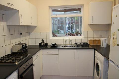 4 bedroom house to rent, Edward Street, Derby,