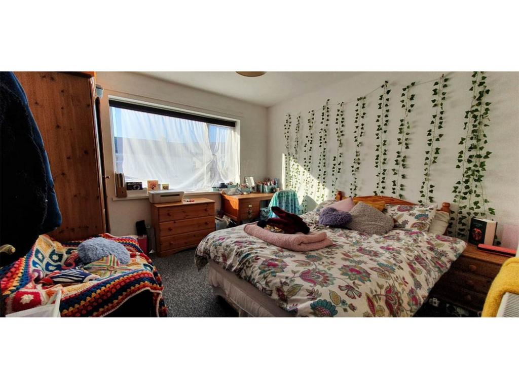 1st bedroom2