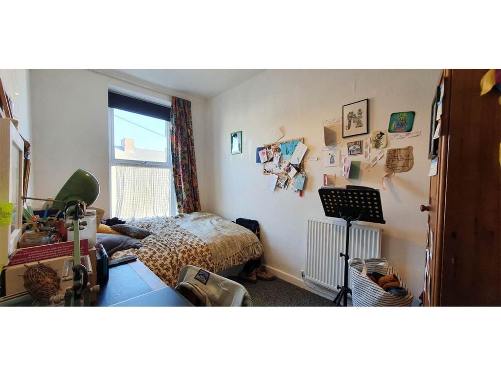 2nd bedroom2