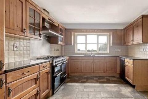 5 bedroom detached house to rent - Bassett Fields, High Road, North Weald, Epping,, CM16