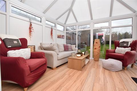 4 bedroom detached house for sale - Turner Close, Tingley, Wakefield