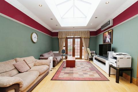 6 bedroom semi-detached house for sale, Redcliffe Gardens, ILFORD, IG1