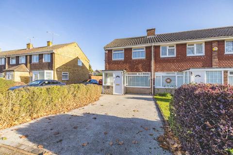 3 bedroom end of terrace house for sale, Windrush Avenue, Langley SL3