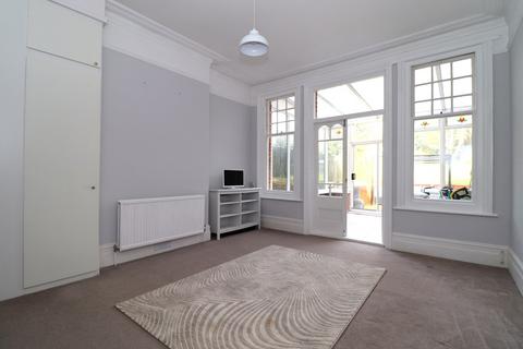 2 bedroom ground floor flat for sale, Dorset Road, Bexhill on Sea, TN40