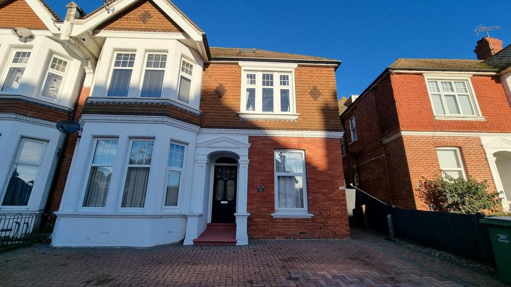 Dorset Road, Bexhill on Sea, TN40 2 bed ground floor flat for sale £