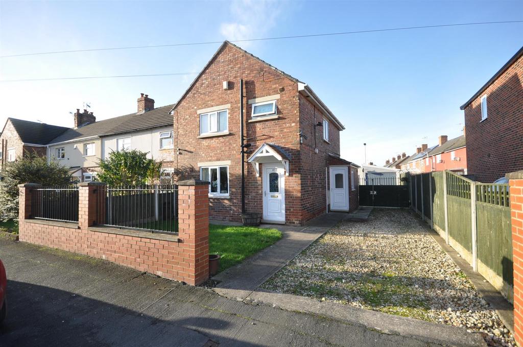 Barnsley Road, Moorends, Doncaster 3 bed end of terrace house for sale