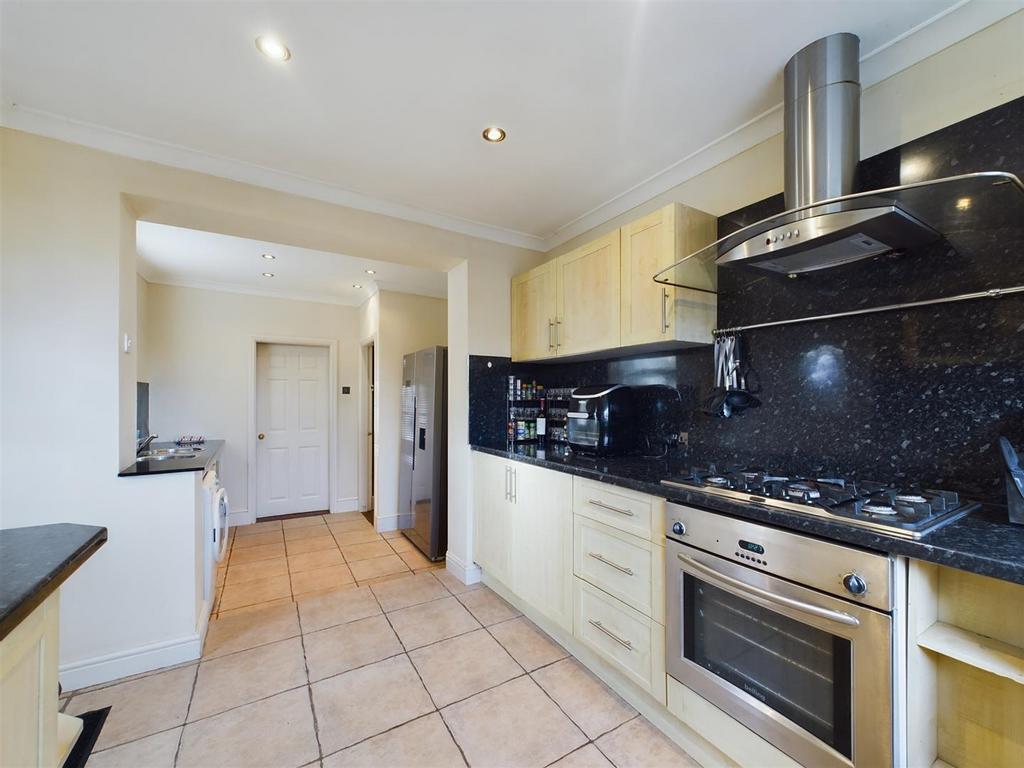 Kitchen: