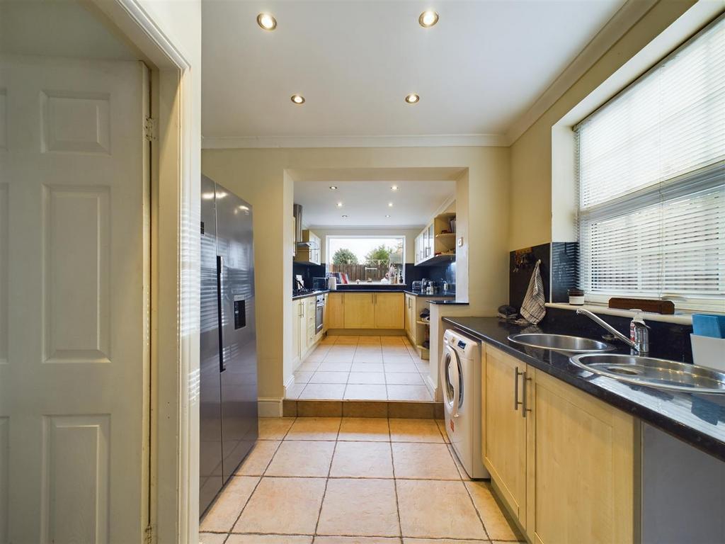 Kitchen: