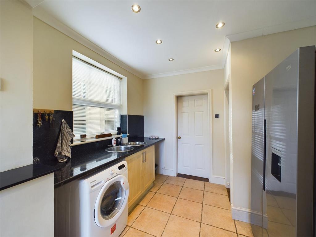 Kitchen: