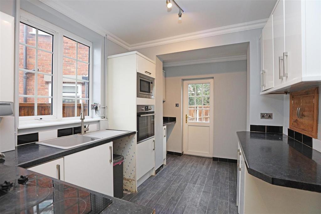 Normanston Drive, Oulton Broad, NR32 5 bed semidetached house for sale