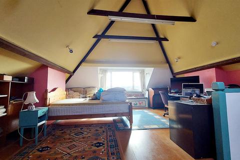 18 Greenhill, Neston, Corsham, SN13 9RN