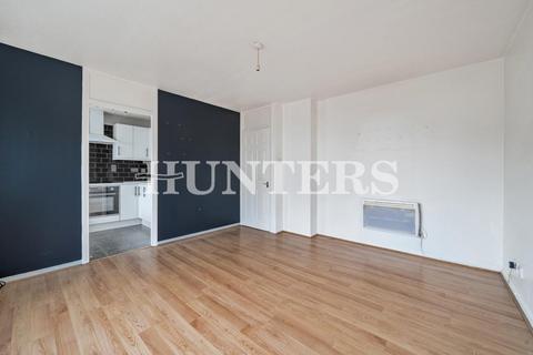 2 bedroom flat for sale, Gidea Close, South Ockendon