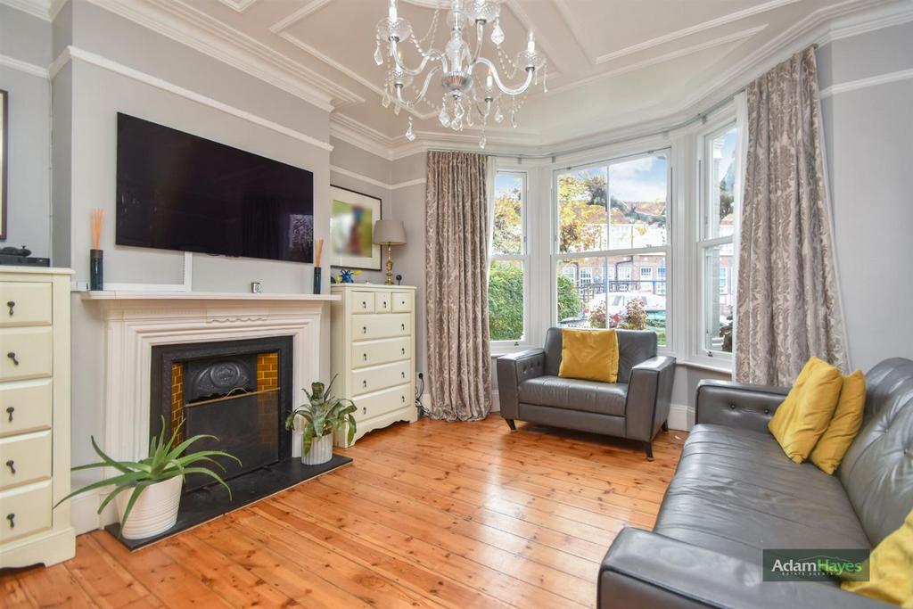 Bow Lane, North Finchley N12 4 bed terraced house to rent £3,000 pcm