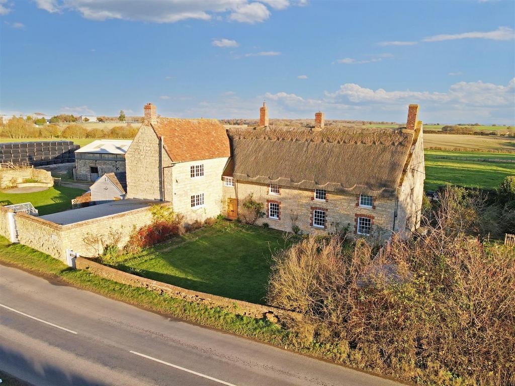 Bullington End Farm, Hanslope, Milton Keynes 7 bed country house for