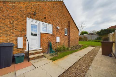 8 Dickens Road, Malton, YO17 7FF