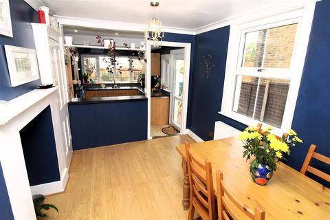 64 Hatfield Road, Potters Bar, EN6 1HT