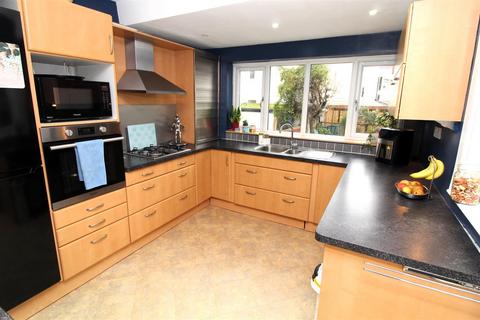 64 Hatfield Road, Potters Bar, EN6 1HT