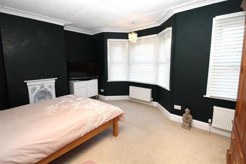 64 Hatfield Road, Potters Bar, EN6 1HT