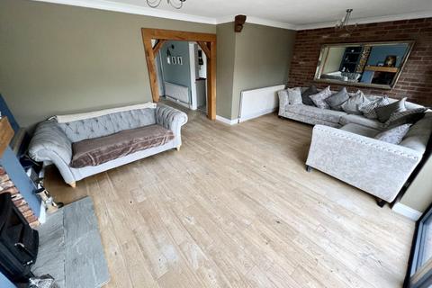 12 Forest Drive, Ormesby, Middlesbrough, TS7 9HX