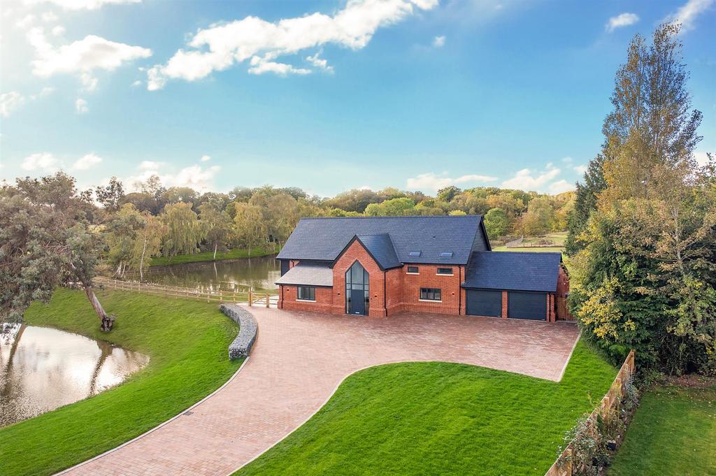 The Lakes, Hardings Lane, Fryerning 4 bed detached house for sale £