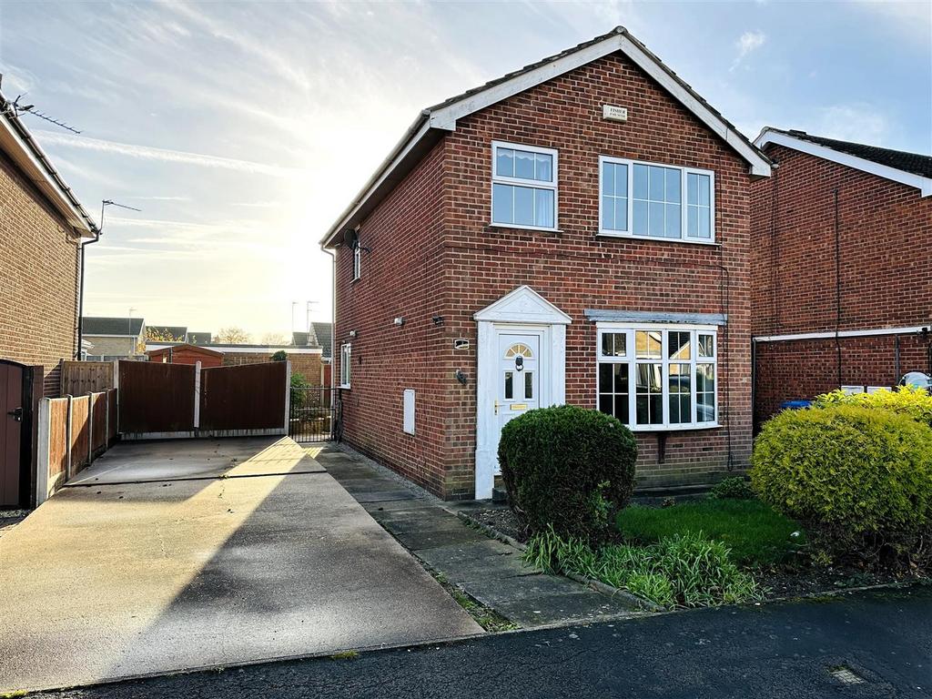 Montrose Drive, Goole 3 bed detached house for sale £200,000