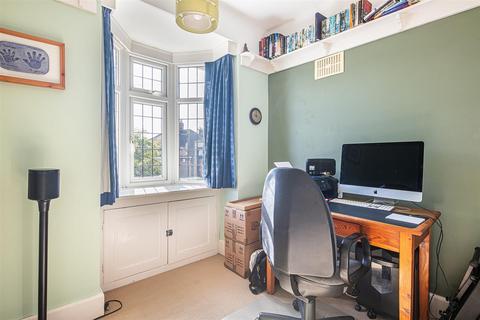 20 Heather Lea Place, Sheffield, S17 3DN
