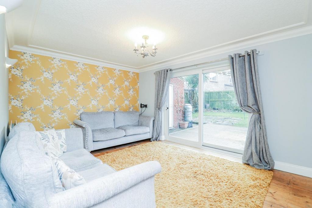 Nuneaton Drive, Hemlington, Middlesbrough, TS8 9PR 3 bed semidetached