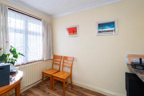 73 Erskine Road, Sutton, SM1 3AT